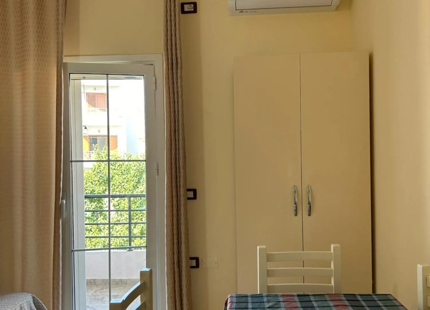 Bed and breakfast Rest House Vlorë