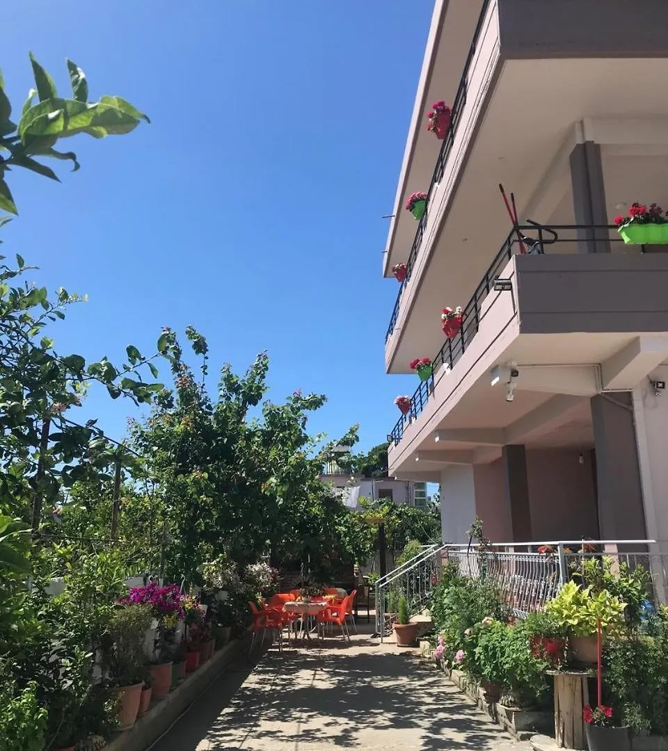 Bed and breakfast Rest House Vlorë